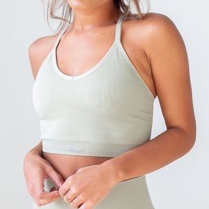 SET ACTIVE “ribbed v” sports bra